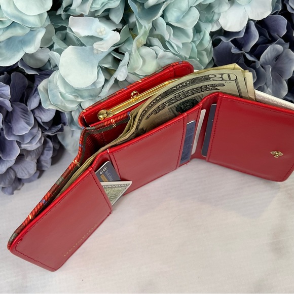 Red and White Hello Kitty Wallet and Coin Purse - Picture 10 of 16